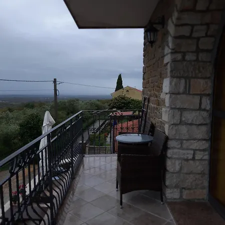 San Mauro Countryside Retreat With Restaurant & Wine Cellar 3* Momjan