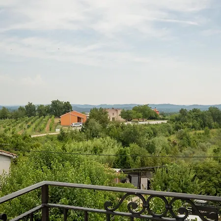 San Mauro Countryside Retreat With Restaurant & Wine Cellar Momjan