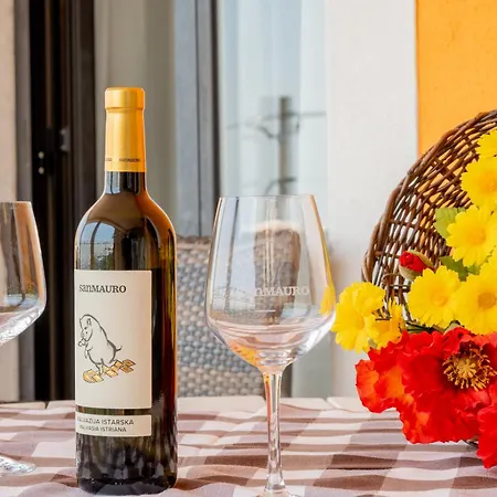 San Mauro Countryside Retreat With Restaurant & Wine Cellar * Momjan