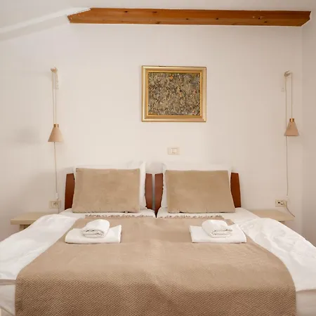 Lejlighedshotel San Mauro Countryside Retreat With Restaurant & Wine Cellar Momjan
