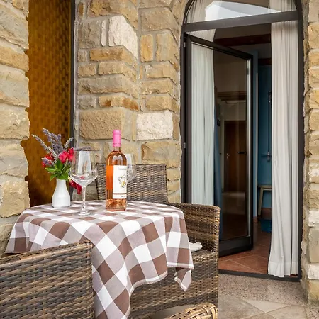 Aparthotel San Mauro Countryside Retreat With Restaurant & Wine Cellar *