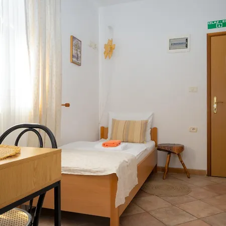San Mauro Countryside Retreat With Restaurant & Wine Cellar Appart hôtel Momjan