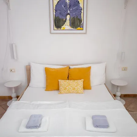 San Mauro Countryside Retreat With Restaurant & Wine Cellar Momjan