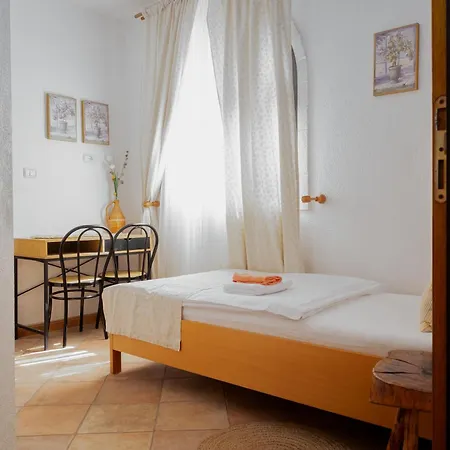 Aparthotel San Mauro Countryside Retreat With Restaurant & Wine Cellar Momjan