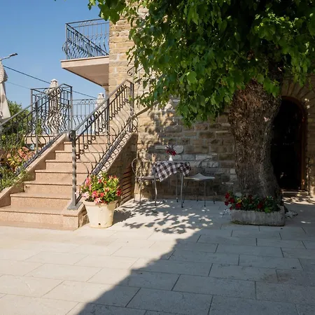 Aparthotel San Mauro Countryside Retreat With Restaurant & Wine Cellar Momjan